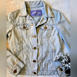 GAP Blue Jean Jacket with Classic Seam Detailing Size XS
